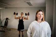 An manchen Tagen geht es Marius (32) gut, an anderen ist an Sport nicht zu denken. Franziska (28) unterstützt ihn, hat aber auch eigene Interessen.