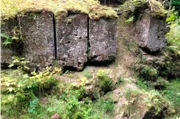 Spuren des Tuffabbaus im Wiesaztal.