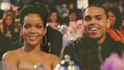 Die Sängerin ist von 2007 bis 2009 mit dem Rapper Chris Brown liiert. Die Beziehung endet, als Brown sie körperlich angreift.