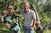 Andreas (li.) vom Obsthof am Steinberg und Tobias Kämmerer.