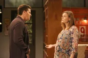 Booth (David Boreanaz) arbeitet daran, seine Spielsucht zu besiegen und hofft, dass Brennan (Emily Deschanel) ihm bald wieder vertraut.