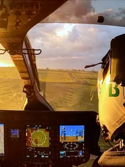 Pilot JB startet in den Sonnenuntergang