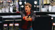 Der junge Junkie Johnny (Peter Scanavino) verliert beim Überfall auf den Juwelierladen die Nerven und erschießt den Besitzer.
