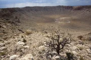 Geologen untersuchen die ältesten Gesteine unseres Planeten, um der Entstehung der Erde auf die Spur zu kommen.