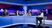 Zu Gast bei Moderatorin Sandra Maischberger (r.): v.l.n.r. Wolfram Weimer (Verleger von „The European“), Vassili Golod (Ukrainekorrespondent der ARD) und Bettina Böttinger (Moderatorin)