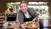 Zora Klipp, Köchin, mit dem Lieblingsgericht ihres Vaters: Tajine mit Huhn.