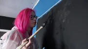 S7F57: Bei Maik und Jasmin fliegen die Fetzen, weil er ihr nicht wie versprochen beim Streichen geholfen hat.