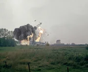 Die Suche nach dem schwarzen Gold führt Juli 1969 bei Lenzen zur Katastrophe.