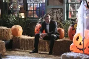 Die Versuchung an Halloween ist größer als Wade (Wilson Bethel) erwartet hatte. Dass Zoe sich mit George rumtreibt ist da nicht gerade hilfreich ...