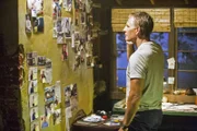 Um Pride (Scott Bakula) eine Nachricht zukommen zu lassen, ermordet Paul Jenks alias "Baitfish" jemanden, der dem Team sehr nahesteht ...