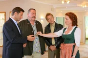 Mord im Wellnesshotel: Die Kollegen (v.li.: Igor Jeftic, Joseph Hannesschläger, Max Müller) klären den Mord an Johanna Brückners (Christine Klein, r.) Ehemann auf.