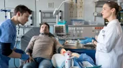 Florian Osterwald und Julia Berger verarzten Markus Schwab, als dieser einen Asthma-Anfall erleidet.