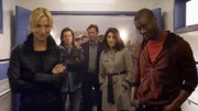 Das Leverage Team (v.l.): Parker (Beth Riesgraf), Eliot Spencer (Christian Kane), Nathan Ford (Timothy Hutton), Sphie Deveraux (Gina Bellman) und Alec Hardison (Aldis Hodge).