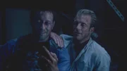 McGarrett (Alex O'Loughlin, l.) and Danny (Scott Caan, r.).