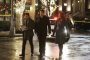 L-R: Javier Esposito (Jon Huertas), Richard Castle (Nathan Fillion), Kate Beckett (Stana Katic)