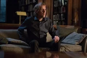Beim MI Six wurde ein Mordanschlag auf Mycroft geplant. Um sein Leben zu retten, versteckt ihn sein Bruder Sherlock in einer alten Bibliothek ...