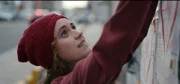 Hanne (Marthe Schneider) will auf keinen Fall noch einen geliebten Menschen verlieren. Deshalb tut sie alles, was in ihrer Macht steht, um zu helfen.