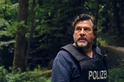 Es ist wichtig, dass Friedemann Berg (Hans-Jochen Wagner) und seine Kollegen das flüchtige Paar schnell finden, damit die Angst im Ort nicht noch zunimmt.