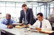 Im Einsatz für die Gerechtigkeit: (v.l.n.r.) Detective Will Jeffries (Thom Barry), Detective Nick Vera (Jeremy Ratchford) und Detective Scott Valens (Danny Pino) …