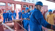 Die Ausbildung zum nautischen Offizier auf einem Frachtschiff ist harte Arbeit.