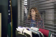 Nicht nur beruflich, sondern auch privat geht es turbulent für Laura (Debra Messing) weiter ...