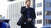 Lt. Horatio Caine (David Caruso) stößt auf eine Reihe von Verdächtigen und jede Menge Schwierigkeiten, als er mit seinem Team den Mord an einer verhassten Rezeptionistin aufklären muss.