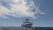 Piratenschiff auf hoher See.