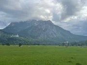 Panorama mit den Schlössern Neuschwanstein und Hohenschwangau.