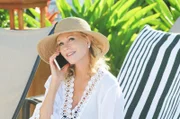 Während Dannys Mutter Carla (Melanie Griffith) zu Besuch kommt, wird ein Immobilienmakler in einem seiner Objekte hinter einer Wand eingemauert aufgefunden ...