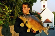 Wie fischt der Fischer frische Fische? Dieser Frage geht heute Willi nach.