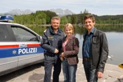(v.li.): Ferry Öllinger (Kroisleitner), Kristina Sprenger (Karin Kofler), Andreas Kiendl (Klaus Lechner).