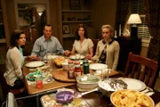 L-R: Margene Heffman (Ginnifer Goodwin), Bill Henrickson (Bill Paxton), Barb Henrickson (Jeanne Tripplehorn), Nicolette Grant (Chloë Sevigny).