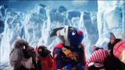 Super-Grobi hilft den Pinguinen.
