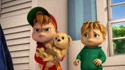 Alvin (l.) und Theodore versuchen Simon auf ihre Seite zu ziehen: Sie wollen den kleinen Hund behalten, ihn jedoch vor Dave verstecken.