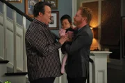 Nach dem Babyfon-Defekt fragen sich Cameron (Eric Stonestreet, l.) und Mitchell (Jesse Tyler Ferguson), wie sie ihre Tochter in Zukunft beschützen können, wenn wirklich mal ein Einbrecher zuschlägt...
