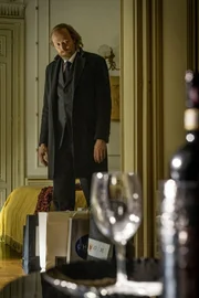 Lars Mikkelsen als Daniel Duval