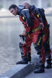 Severide (Taylor Kinney) ist sich sicher, dass der Brandstifter aus den eigenen Reihen der Feuerwache stammt ...
