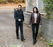 l-r: Matt Shade (Jason Priestley), Angie Everett (Cindy Sampson)