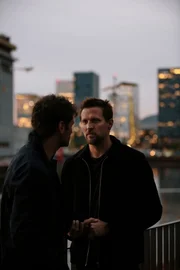 On the right: Nikolai (Tobias Santelmann)