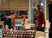L-R: Sheldon Cooper (Jim Parsons), Bernadette Rostenkowski (Melissa Rauch)