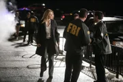 Die neu gebildete Taskforce, bestehend aus Olivia Dunham (Anna Torv, M.), Peter Bishop und Walter Bishop, wird zu einem mysteriösen Todesfall gerufen.