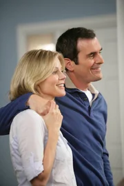 Julie Bowen (Claire Dunphy), Ty Burrell (Phil Dunphy).