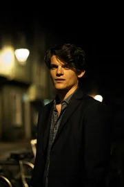 Marcus Whitmore (Edward Bluemel)