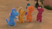 Der junge Wasserdrache Wokki muss seine Drachenprüfung antreten. Kokosnuss, Oskar und Matilda dürfen ihn dabei begleiten.