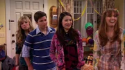 v.li.: Sam Puckett (Jennette McCurdy), Freddie Benson (Nathan Kress), Carly Shay (Miranda Cosgrove), Nora Dershlit (Danielle Morrow)