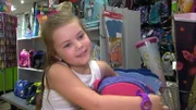 Celina (6) selbst kann es kaum erwarten, ihren Schulranzen zu packen und endlich kein Kindergartenkind mehr zu sein.