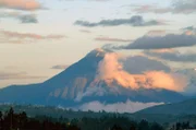 Um dem feuerspeienden Tungurahua etwas entgegensetzen zu können, wird er Tag und Nacht durch ein Netzwerk freiwilliger Wachtposten überwacht.