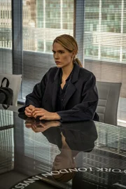 Pia Mechler als Eleanor Bourg
