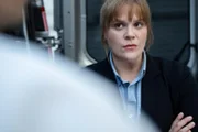 Druck von allen Seiten: Stefanie Reinsperger als Rosa Herzog