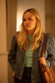 Lori Madison (Emily Meade)